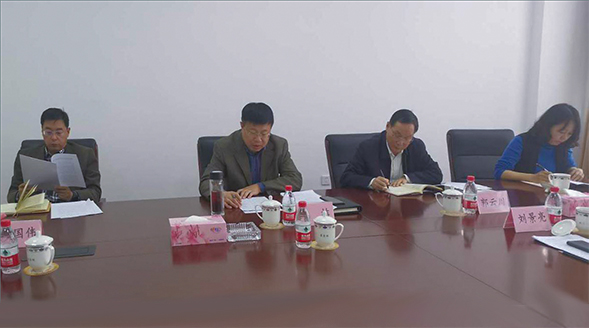 av影片日本
党组理论学习中心组专题学习党的十九届五中全会精神